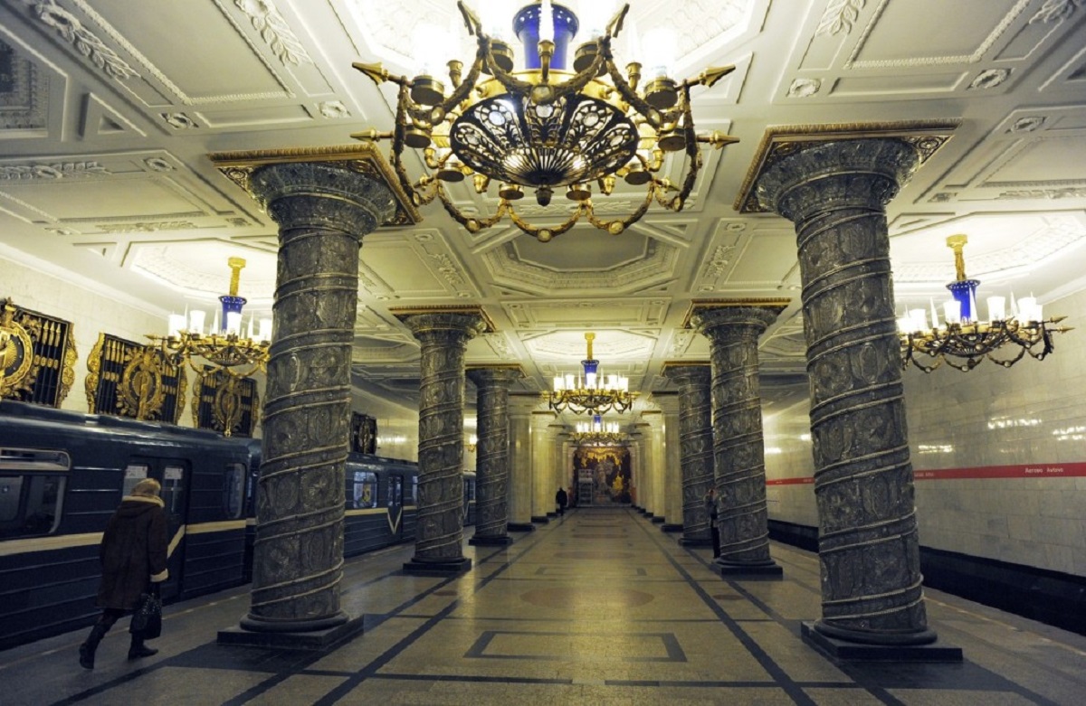 станции метро санкт-петербург фото сложно и займет много